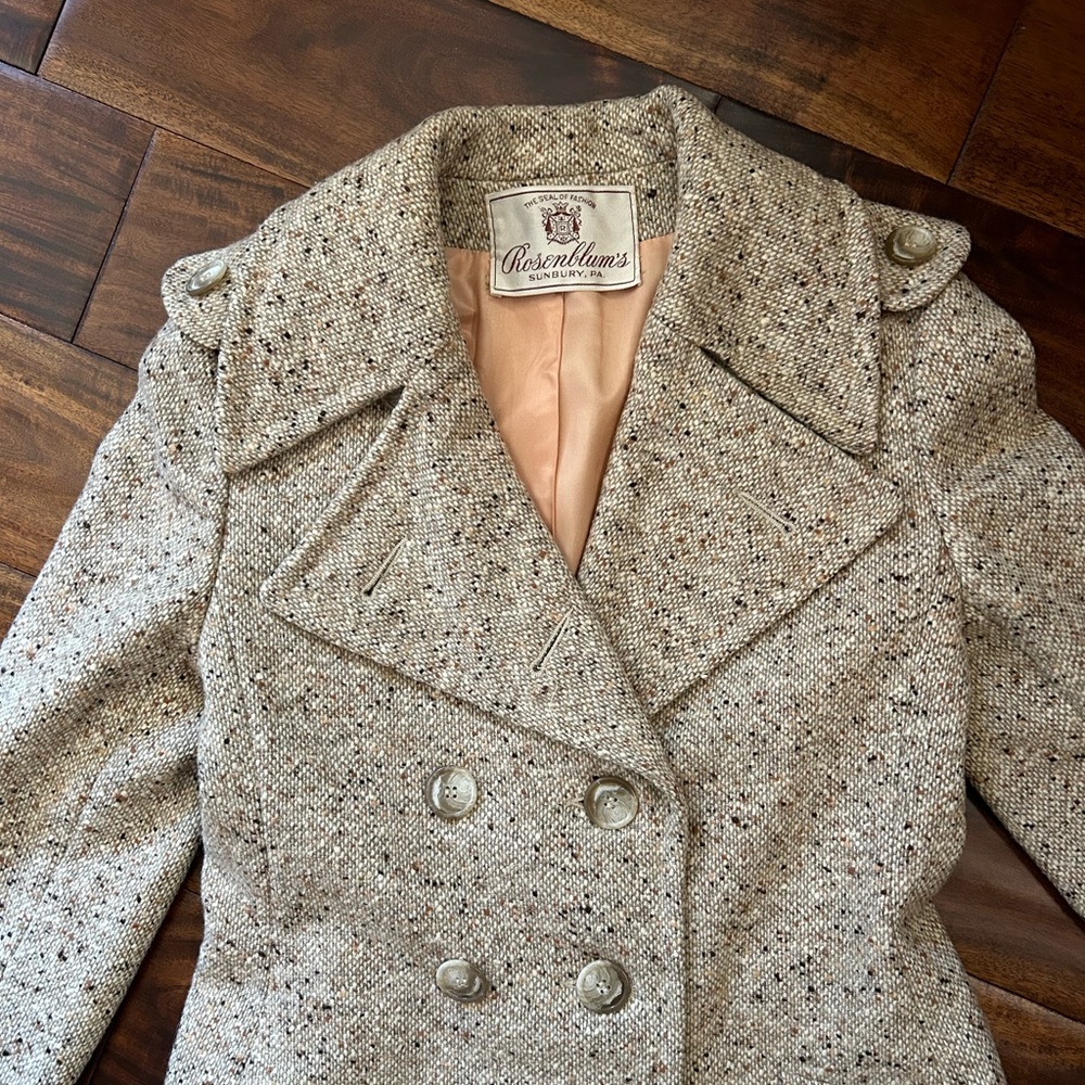 Vintage women’s size small cream and tan wool trench coat
